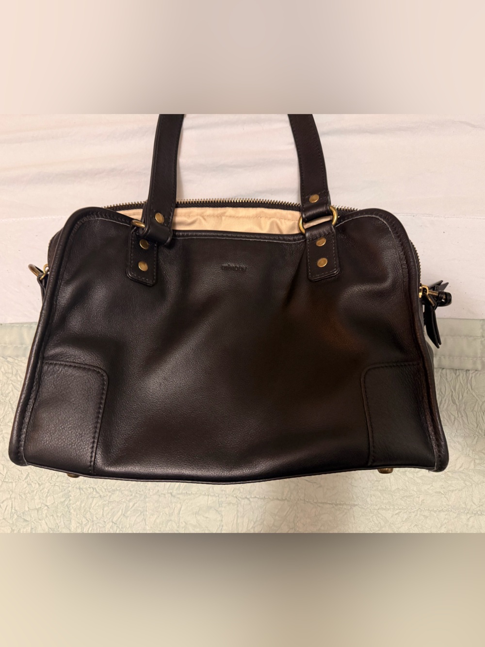 GUC.  Minooy Full Grain Leather Phoebe Satchel.